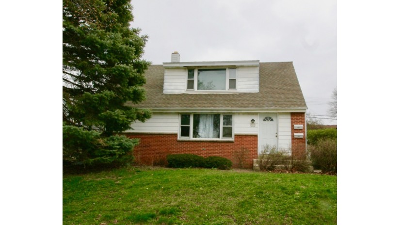 4936 N 108th St 4938 Milwaukee, WI 53225 by Shorewest Realtors $89,900