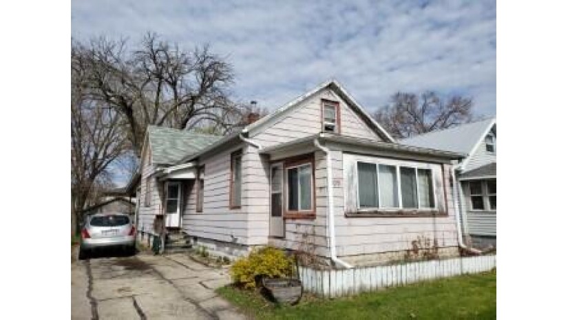 109 Copeland Ave La Crosse, WI 54603 by Berkshire Hathaway HomeServices North Properties $104,900