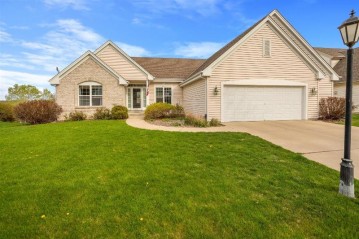 1628 Auburn Ct, Waukesha, WI 53189-8005