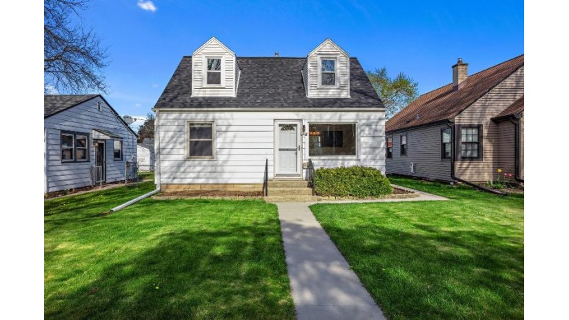 3344 N 90th St Milwaukee, WI 53222 by Coldwell Banker Realty $149,900