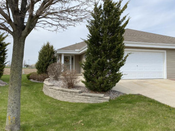 1887 Woodview Cir, Port Washington, WI 53074