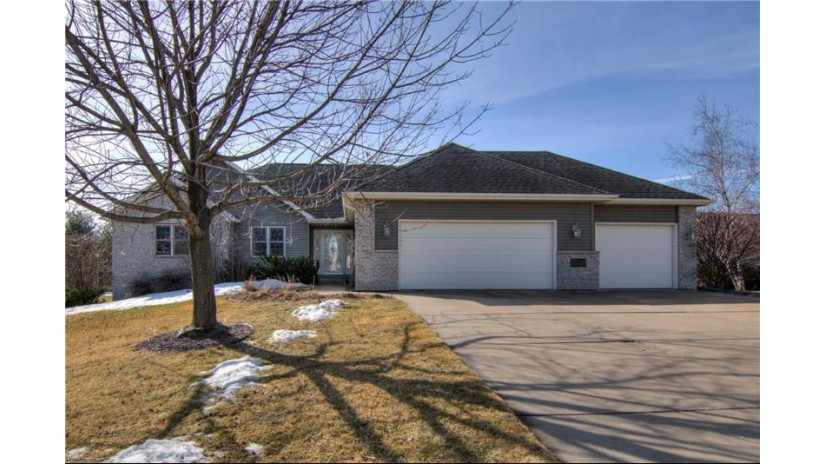 1831 West Ridge Court Eau Claire, WI 54703 by Re/Max Real Estate Group $349,900