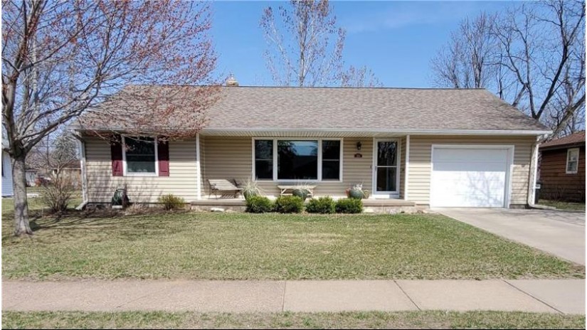 224 West Tyler Avenue Eau Claire, WI 54701 by Chippewa Valley Realty Group $214,900