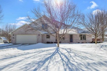 1075 Heyerdahl Heights, Hobart, WI 54155-8643