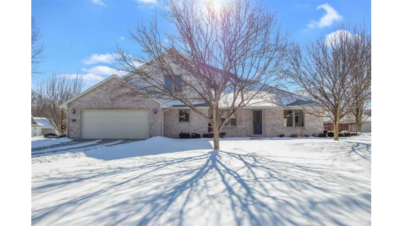 1075 Heyerdahl Heights Hobart, WI 54155 by Shorewest Realtors $299,900