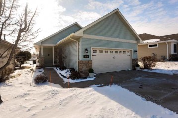 4015 Hemlock Court, Oshkosh, WI 54904-9596