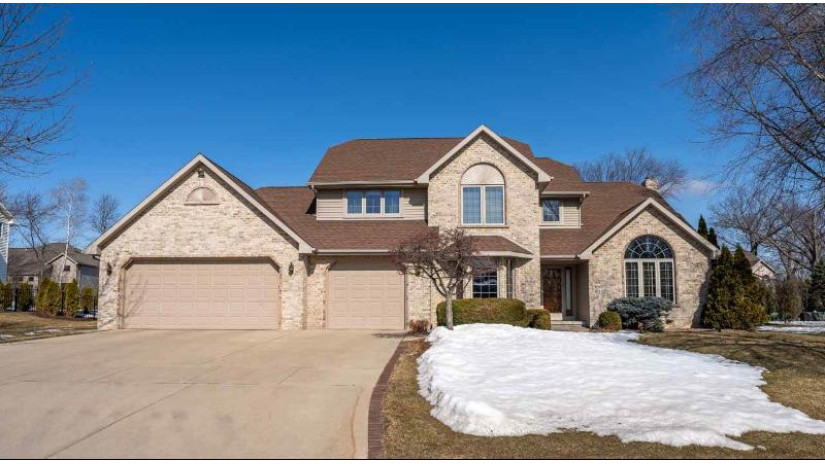 1430 Finch Lane Ashwaubenon, WI 54313 by Coldwell Banker Real Estate Group $484,900