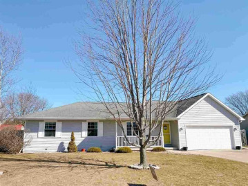 142 Steno Trail, Pulaski, WI 54162-8876