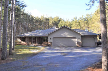 3592 Flintlock Road, Suamico, WI 54173-7100