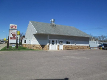 320 S Main St, Adams, WI 53910