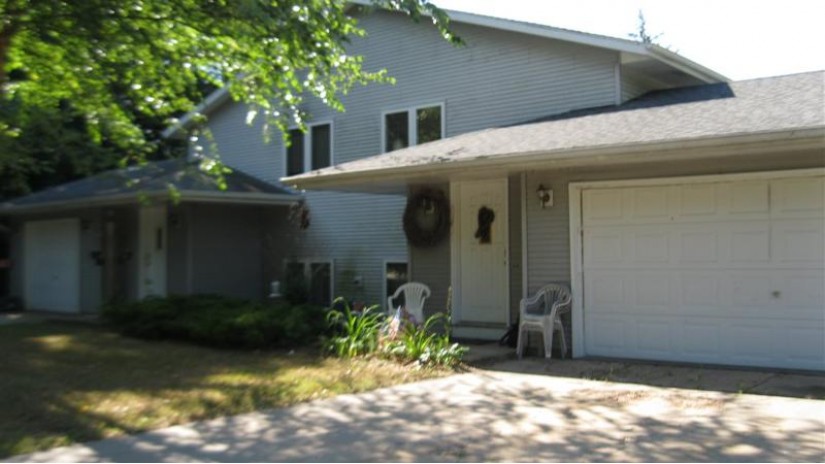 W6527/W6529 Woodhaven Cir Marion, WI 54982 by Cotter Realty Llc $180,000