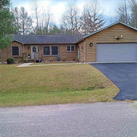 239 Dogwood Ln, Lake Delton, WI 53965