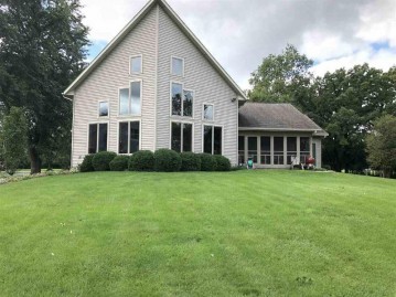 W844 Lakeside Dr, Brooklyn, WI 54941-9726