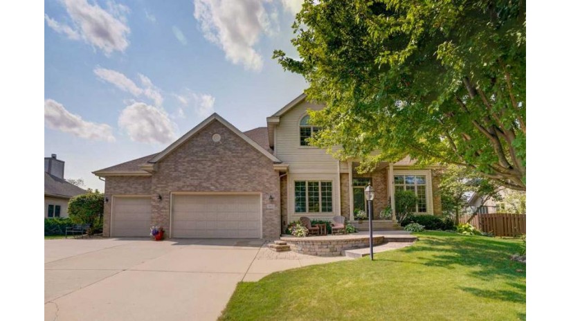 5882 Persimmon Dr Fitchburg, WI 53711 by Bunbury & Assoc, Realtors $694,900