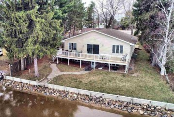 1300 E Hiawatha Dr, Lake Delton, WI 53965