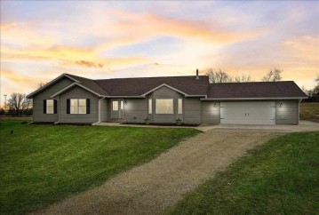 W9664 Homburg Ln, Whitewater, WI 53190