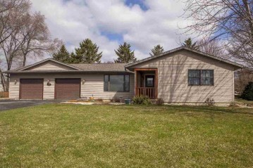 308 Neli Ct, Deerfield, WI 53531