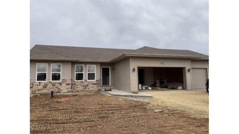 N4217 Country Club Dr Decatur, WI 53520 by Best Realty Of Edgerton $270,900