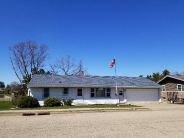 215 2nd St, Dickeyville, WI 53808