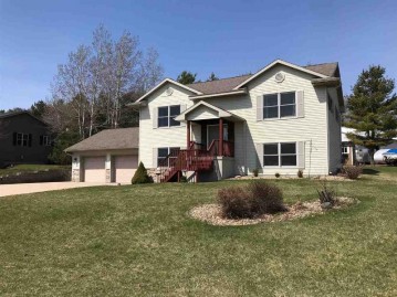 1450 Bea Ann Dr, Dodgeville, WI 53533