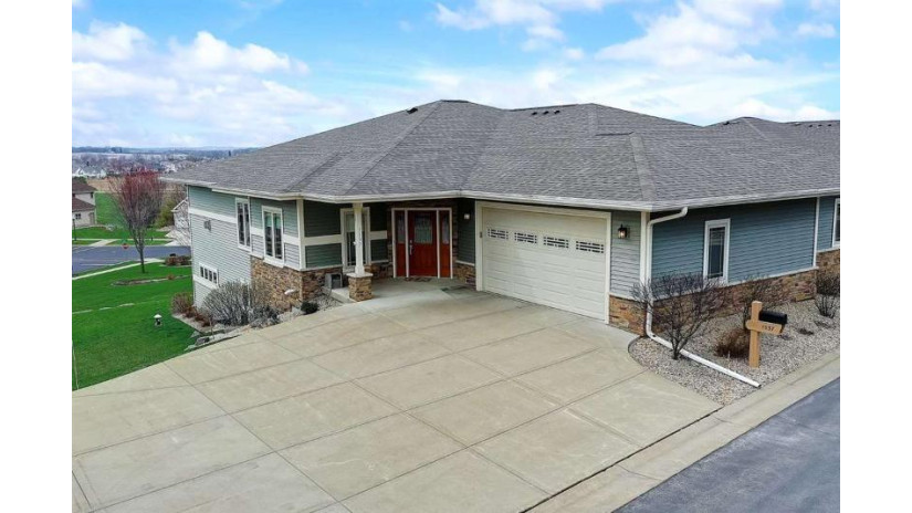 1537 Tundra Grass Way Waunakee, WI 53597 by Re/Max Preferred $489,900