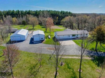 N3084 Tomlinson Rd, Dekorra, WI 53955