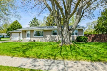 1023 Mildred Ave, Edgerton, WI 53534