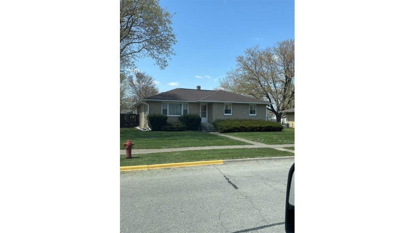 325 S Dousman St Prairie Du Chien, WI 53821 by Re/Max Ridge-N-River $184,900