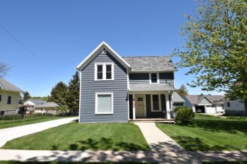 214 W Clarence St, Dodgeville, WI 53533