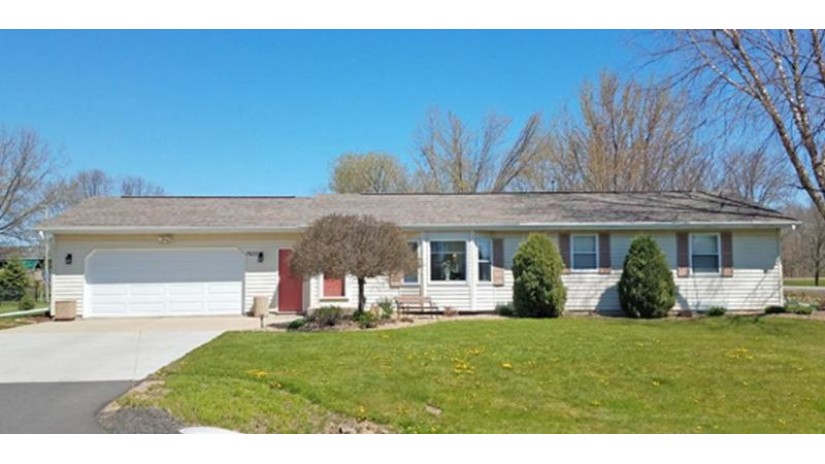 7820 Evergreen Street Hewitt, WI 54441 by Re/Max American Dream $189,900