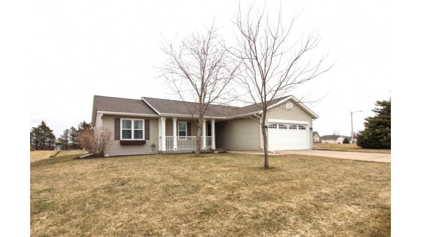 505 Autumn Crest Dr Watertown, WI 53094 by Shorewest Realtors $230,000