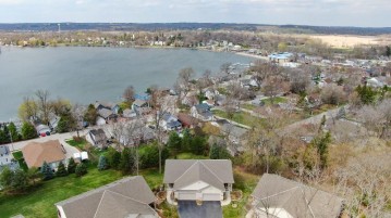 283 Cardinal Ridge Dr, Pewaukee, WI 53072-3474