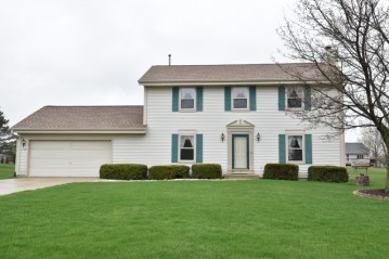 28836 Golden Cir, Waterford, WI 53185-1194