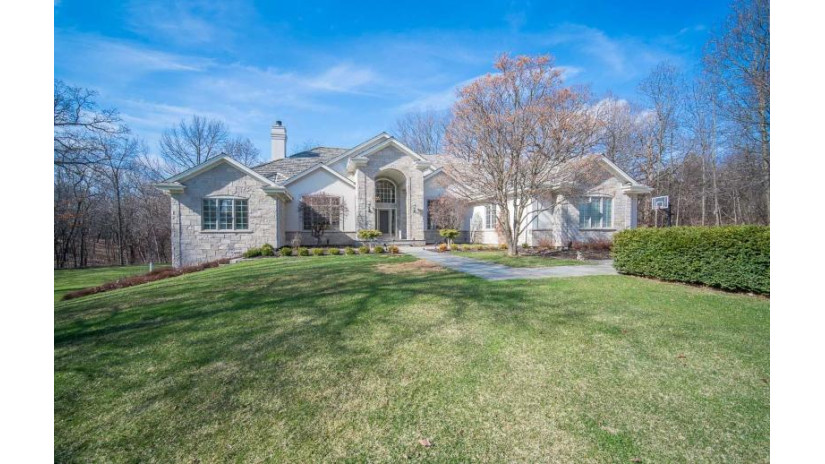 W305N2974 Red Oak Ct Delafield, WI 53072 by Exsell Real Estate Experts LLC $1,175,000