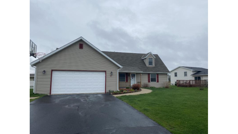 21 W Sedgemeadow Elkhorn, WI 53121 by Homestead Realty, Inc $329,900