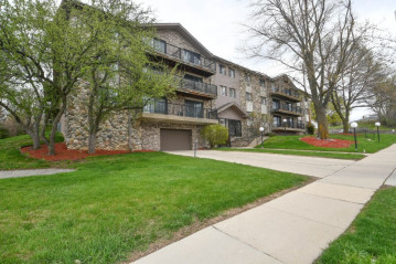 12000 W Bluemound Rd 209, Wauwatosa, WI 53226-3859