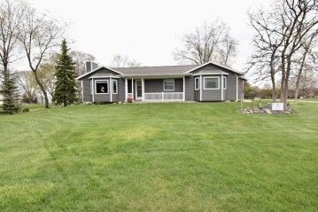 W7702 Whitetail St, Holland, WI 54636