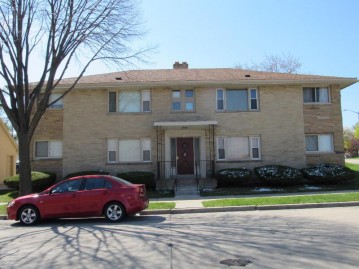 7527 W Melvina St, Milwaukee, WI 53216-1949