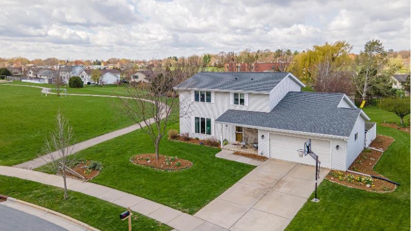 5202 Linden Pkwy Mcfarland, WI 53558 by CRES $439,900