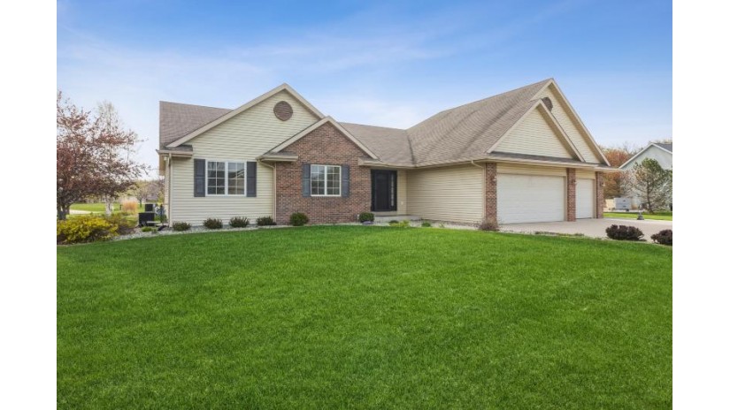 2010 Green Meadow Dr Delavan, WI 53115 by @properties $365,000