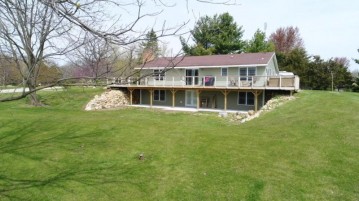 N7556 Esker Ct, Whitewater, WI 53190