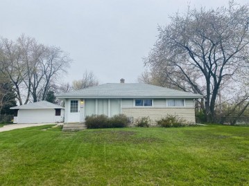 4119 S Pennsylvania Ave, Saint Francis, WI 53235