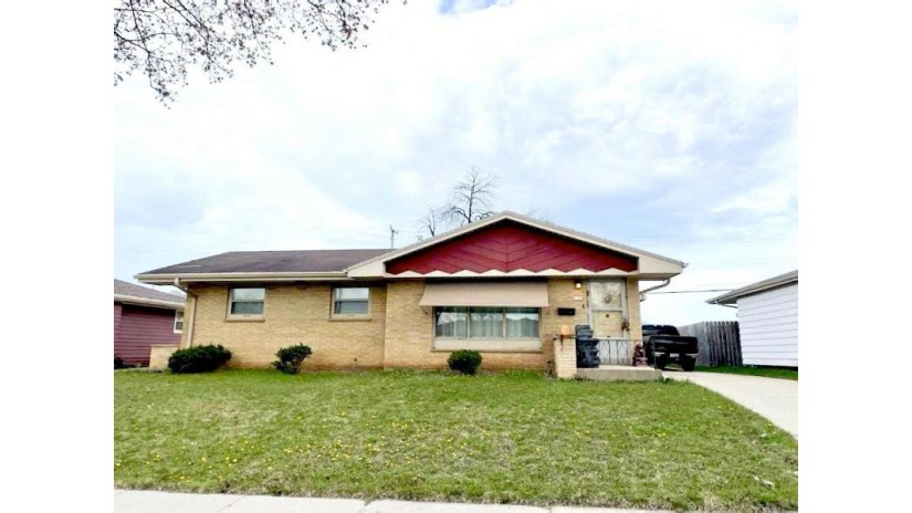 6108 N 95th St Milwaukee, WI 53225 by Homestead Realty, Inc $144,900