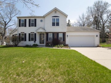 5640 N Sunset Ln, Glendale, WI 53209-4546