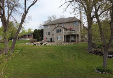 9124 262nd Ave, Salem Lakes, WI 53168