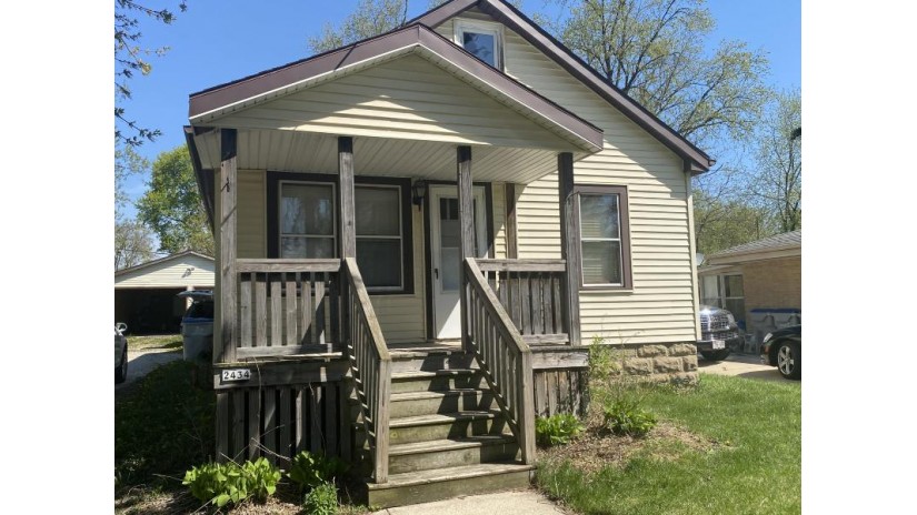 2434 W Mangold Ave Milwaukee, WI 53221 by Keller Williams Empower $125,000