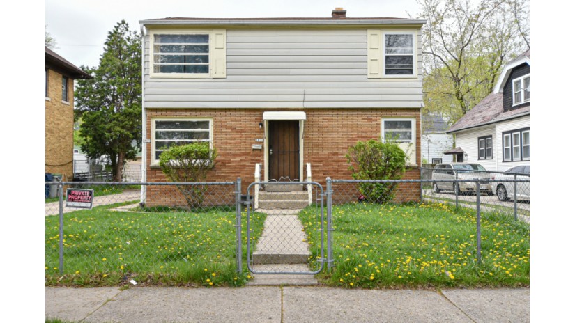 3809 N 39th St Milwaukee, WI 53216 by Shorewest Realtors $79,900