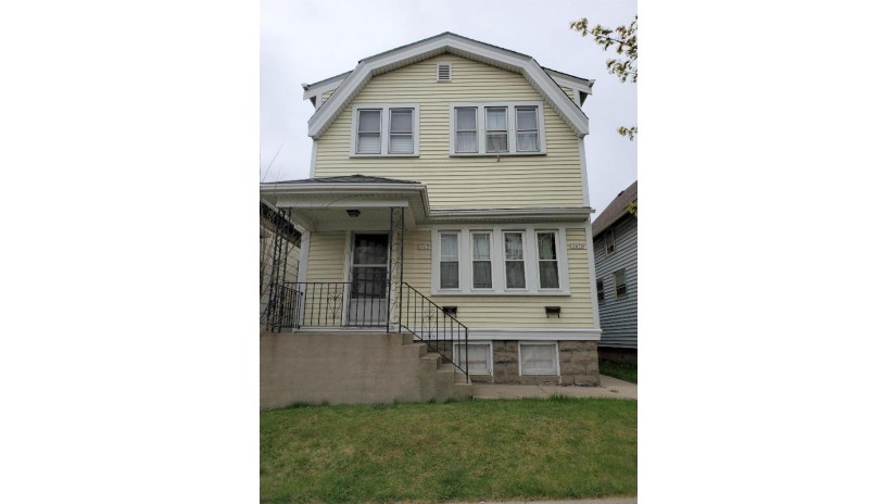 1567 W Lapham Blvd Milwaukee, WI 53204 by Coldwell Banker HomeSale Realty - Franklin $124,900
