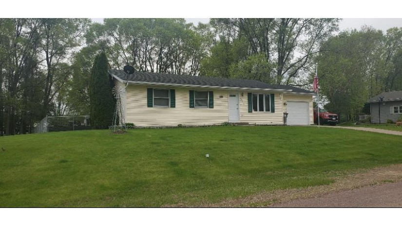 W7719 Richwood St Holland, WI 54636 by Castle Realty, LLC $184,900