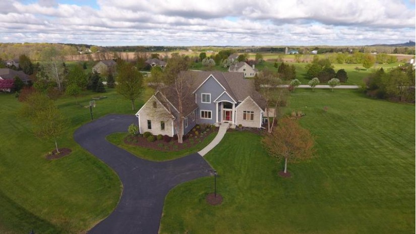 811 Black Squirrel Ct Richfield, WI 53033 by Relocation Associates of WI, LLC $695,000